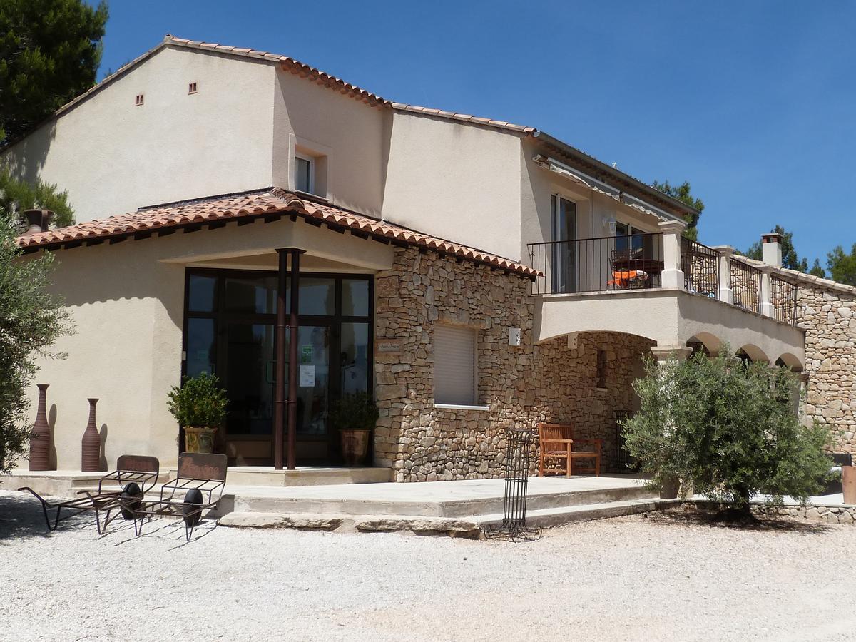Le Jas De Joucas Hotel-Restaurant Exterior photo